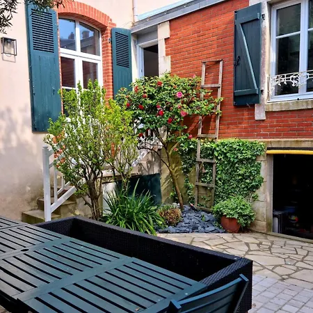 La 1879, 50 M Plage, Jardin, Deco Soignee 펜션
